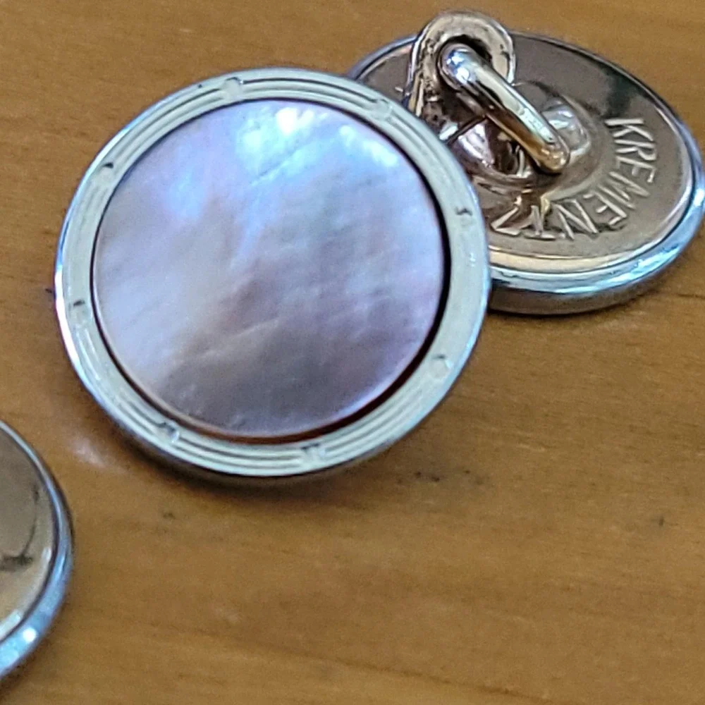 Vintage KREMENTZ Mother of Pearl Round Cufflinks Gold Tone USA 5.05g